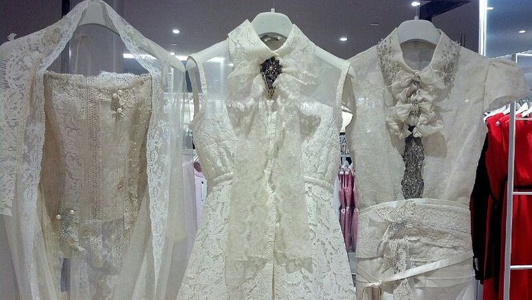 Textile, Dress, Pattern, Wedding dress, Embellishment, Lace, Space, One-piece garment, Mannequin, Ivory, 