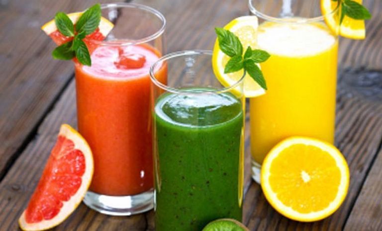 Green, Drink, Food, Ingredient, Produce, Juice, Vegetable juice, Tableware, Fruit, Liquid, 