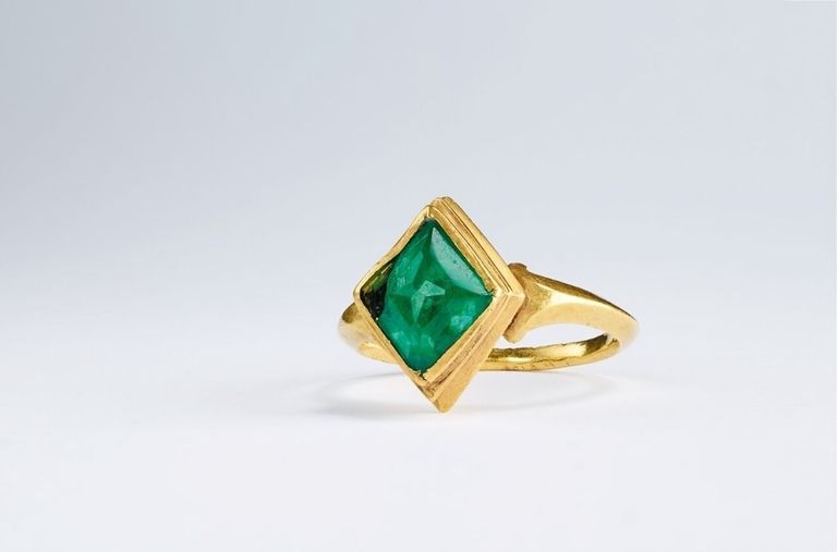 Jewellery, Emerald, Amber, Body jewelry, Teal, Natural material, Aqua, Diamond, Ring, Turquoise, 