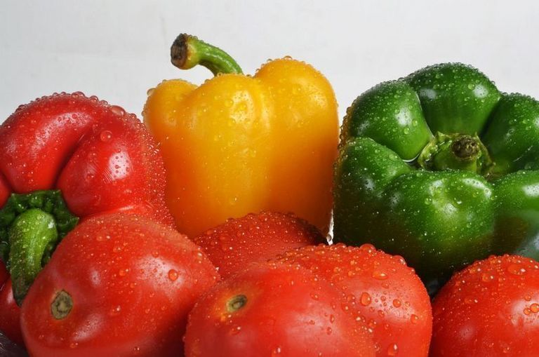 Bell pepper, Green, Vegan nutrition, Whole food, Yellow, Natural foods, Food, Ingredient, Local food, Sweetness, 