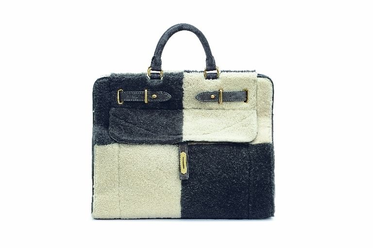 Bag, Style, Shoulder bag, Rectangle, Beige, Khaki, Material property, Leather, Strap, Label, 