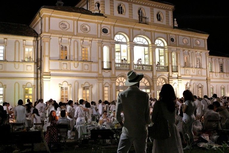 Window, Night, Crowd, Hat, Facade, Town square, Palace, Midnight, Sun hat, Classical architecture, 