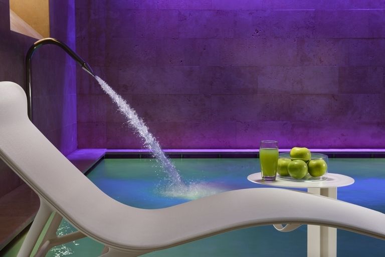 Purple, Fluid, Violet, Plumbing fixture, Magenta, Aqua, Lavender, Bathtub accessory, Majorelle blue, Tap, 