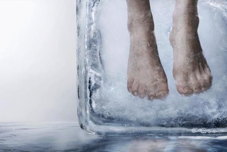 Fluid, Liquid, Ice, Toe, Freezing, Barefoot, Foot, Transparent material, Monochrome photography, Ankle, 