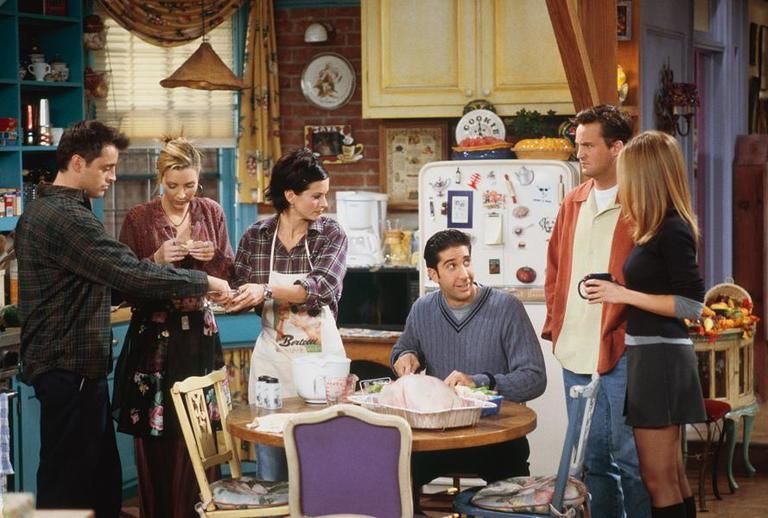 Friends, 25 anni fa andava in onda il primo episodio della Serie Tv. FOTO