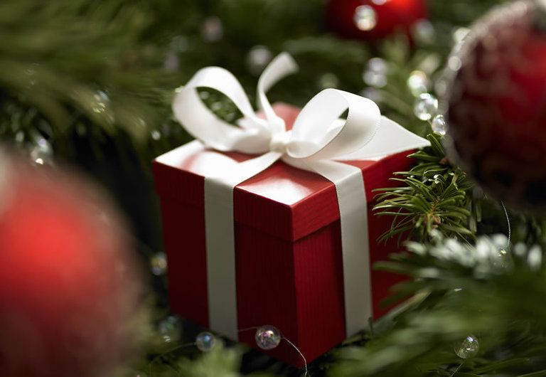 Event, Christmas decoration, Red, Ribbon, Christmas ornament, Holiday, Carmine, Christmas, Holiday ornament, Christmas eve, 
