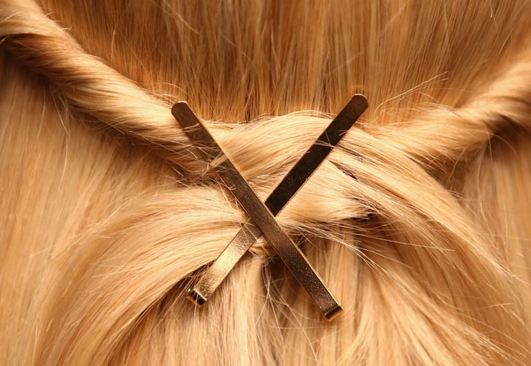 Brown, Hairstyle, Style, Blond, Fawn, Close-up, Hair accessory, Tan, Liver, Beige, 
