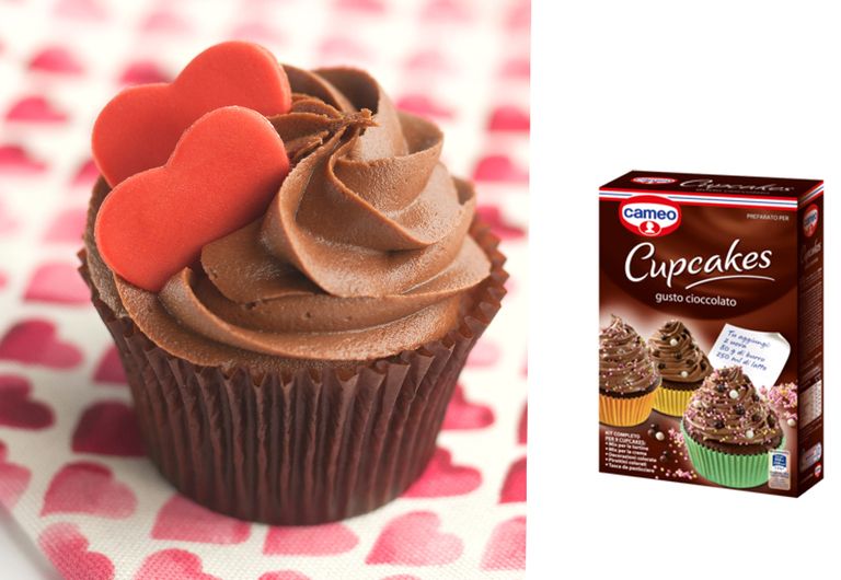 Sweetness, Food, Cupcake, Dessert, Cuisine, Ingredient, Baked goods, Confectionery, Chocolate, Baking cup, 