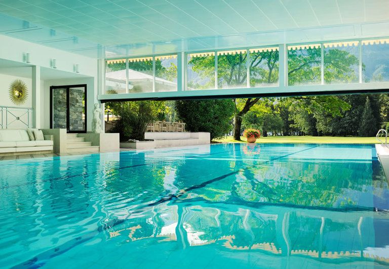 Swimming pool, Property, Water, Leisure, Fluid, Aqua, Azure, Turquoise, Composite material, Tile, 