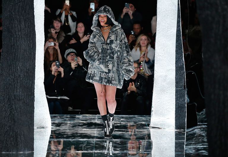 Rihanna: la sfilata della collezione Fenty Puma by Rihanna alla New York  Fashion Week