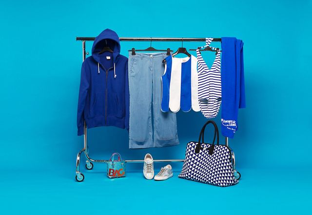 Blue, Bag, Collar, Clothes hanger, Turquoise, Electric blue, Aqua, Teal, Luggage and bags, Shoulder bag, 