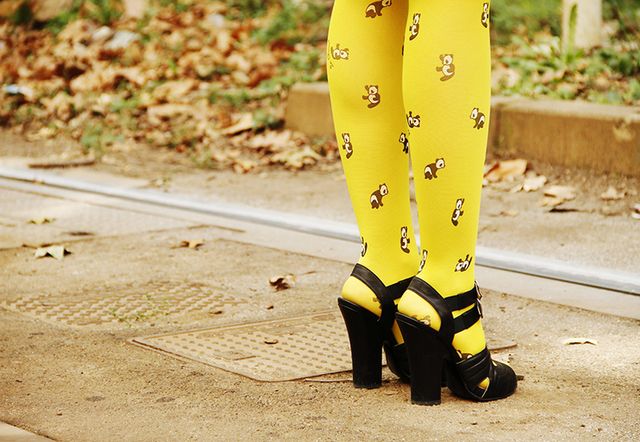 Leg, Yellow, Human leg, Street fashion, High heels, Pattern, Sandal, Tights, Basic pump, Shadow, 