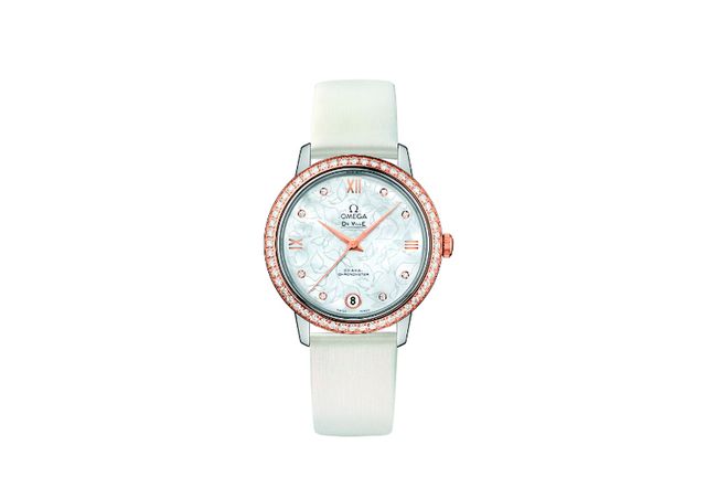 Product, Watch, Analog watch, White, Glass, Watch accessory, Fashion accessory, Font, Azure, Black, 