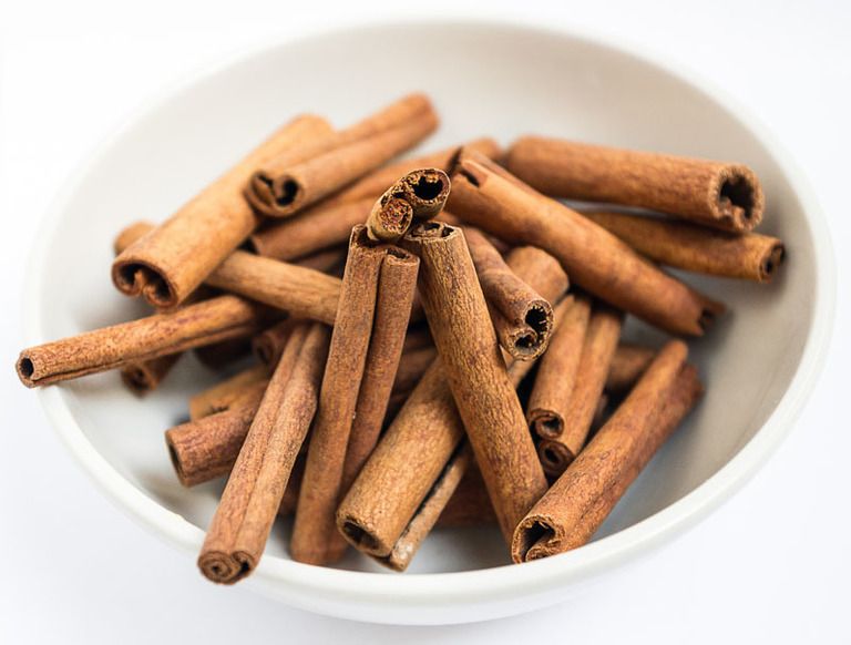 Cinnamon, Chinese cinnamon, Ingredient, Spice, Cinnamon stick, Evergreen, Breakfast, Laurel family, 