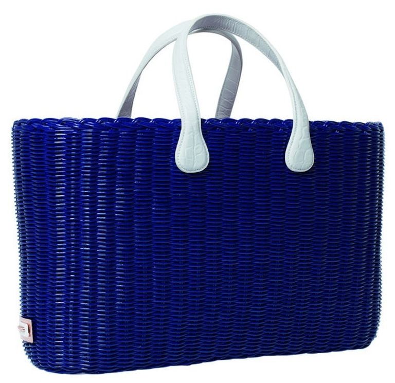 Blue, Bag, White, Style, Fashion accessory, Luggage and bags, Electric blue, Shoulder bag, Azure, Beauty, 