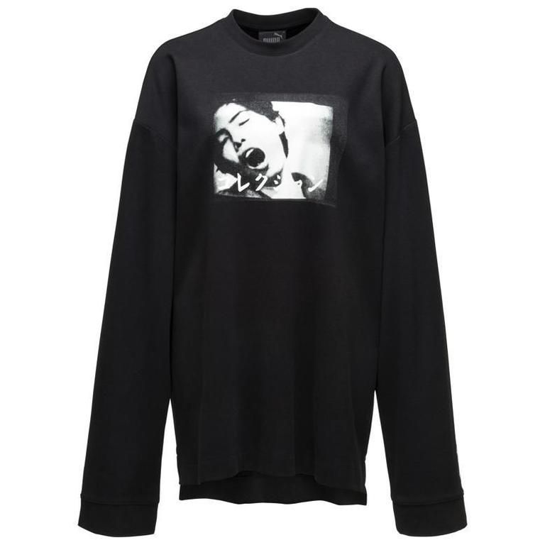 Sleeve, Black, Sweatshirt, Fictional character, Active shirt, Long-sleeved t-shirt, Sweater, 
