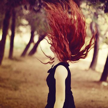 People in nature, Sunlight, Red hair, Tints and shades, Long hair, Backlighting, Hair coloring, Brown hair, Back, Woodland, 