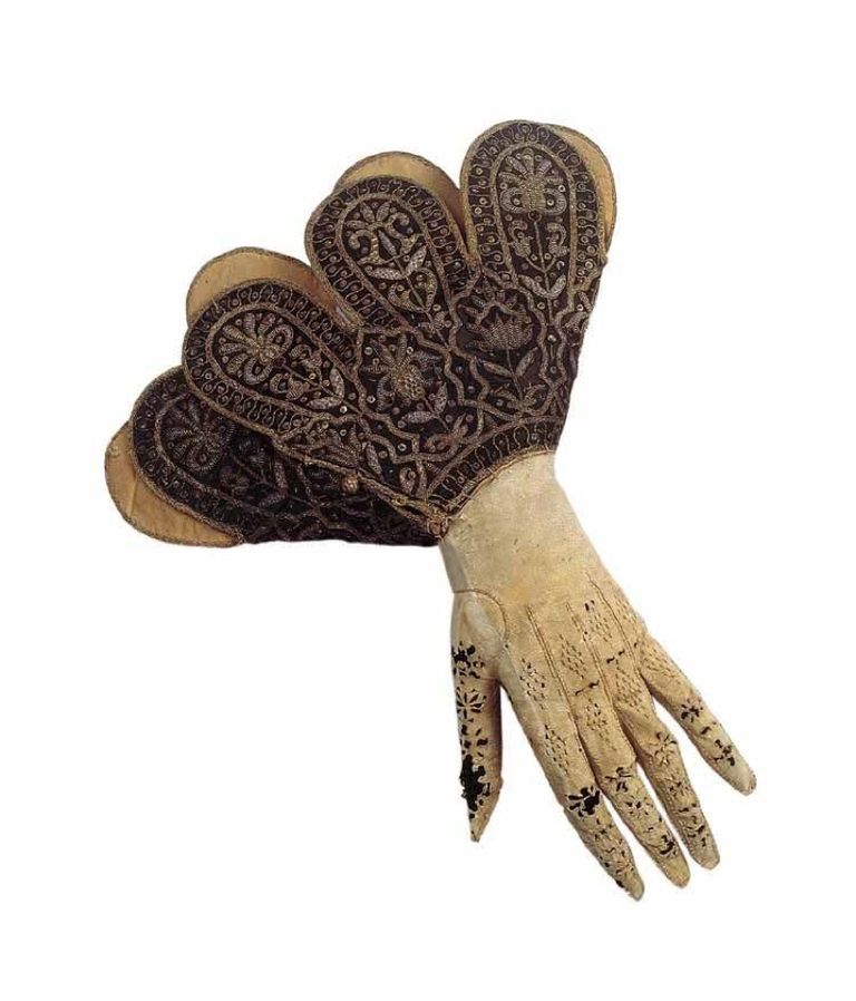 Finger, Wrist, Pattern, Nail, Thumb, Mehndi, Beige, Wing, Gesture, Henna, 