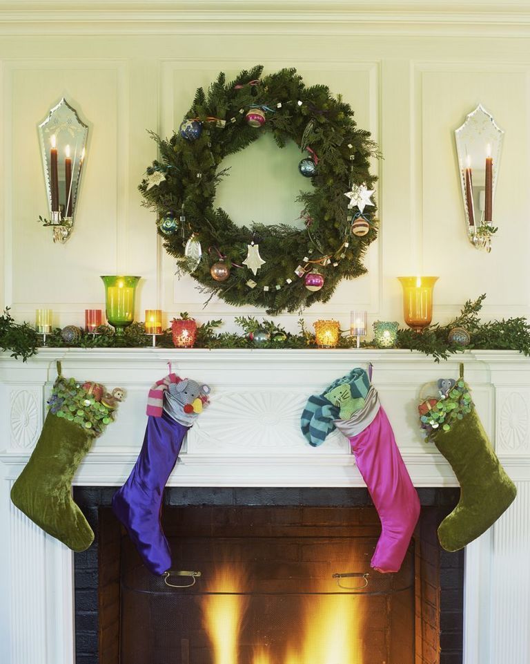 Green, Wreath, Interior design, Purple, Flower Arranging, Lavender, Christmas decoration, Ornament, Kitchen utensil, Floral design, 