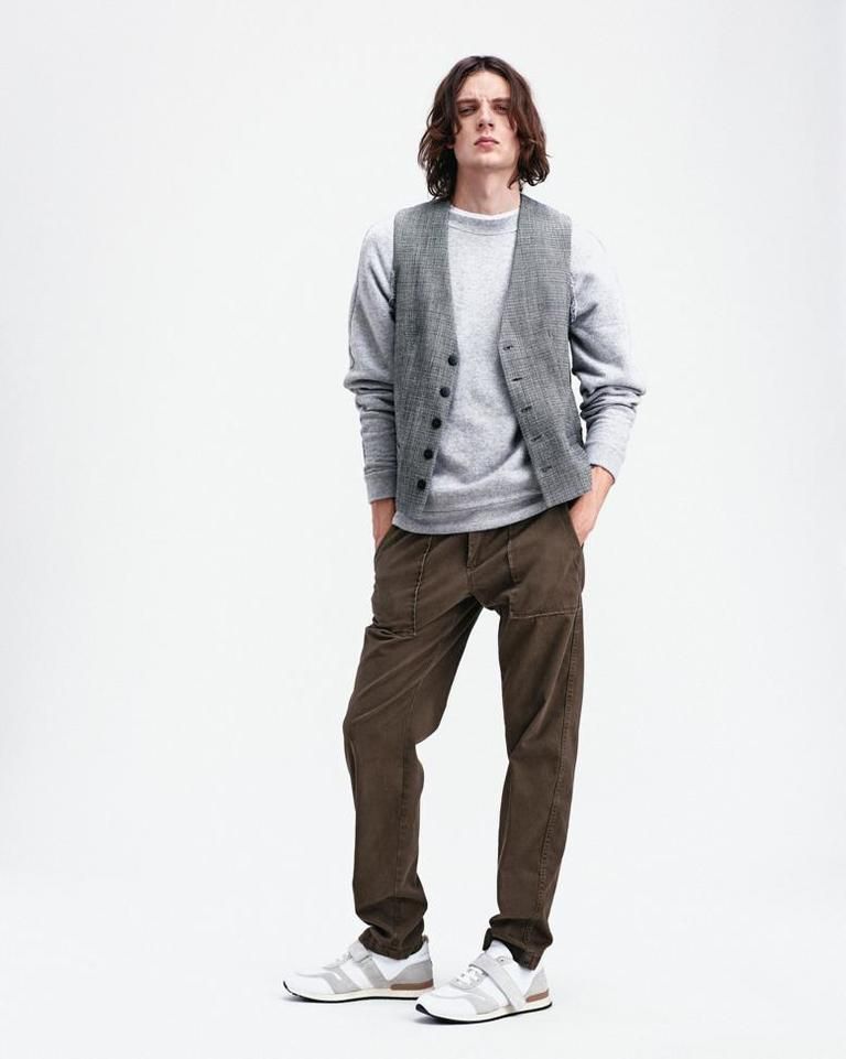 Sleeve, Trousers, Collar, Shoulder, Shoe, Textile, Standing, Joint, Outerwear, Style, 