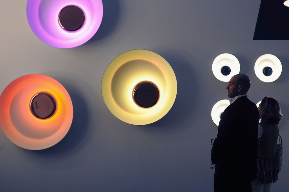 Colorfulness, Circle, Lighting accessory, Shadow, 