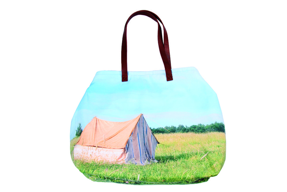Product, Bag, Tent, Style, Plain, Azure, Luggage and bags, Shoulder bag, Rural area, Grassland, 