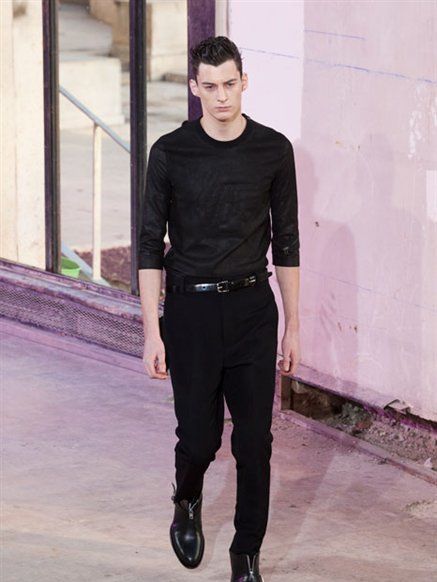 Sleeve, Trousers, Collar, Shoulder, Shirt, Joint, Standing, Style, Waist, Street fashion, 