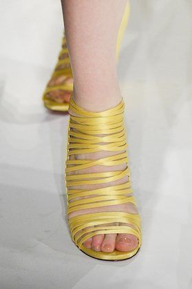 Yellow, Human leg, Toe, Joint, Foot, Ankle, Barefoot, 