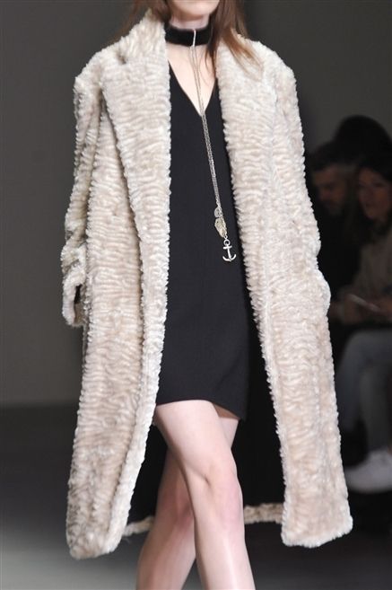 Fashion show, Textile, Outerwear, Runway, Style, Fur clothing, Fashion model, Fashion, Natural material, Animal product, 