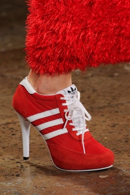 Footwear, Red, Shoe, Costume accessory, Carmine, Fashion, Maroon, Coquelicot, Fur, Natural material, 