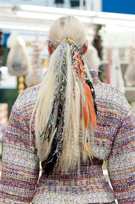 Textile, Street fashion, Long hair, Hair coloring, Thread, Artificial hair integrations, Wool, 