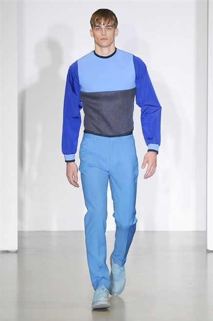 Blue, Sleeve, Shoulder, Textile, Standing, Joint, Floor, Flooring, Style, Electric blue, 