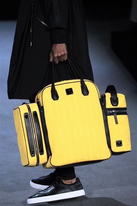 Yellow, Bag, Style, Fashion, Luggage and bags, Shoulder bag, Fashion design, Baggage, Tote bag, Pocket, 