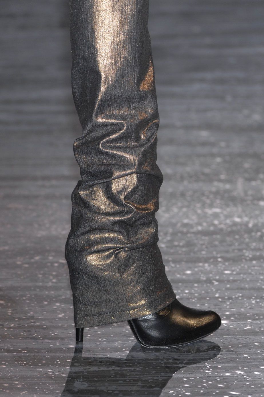 Human leg, Boot, Leather, Tan, High heels, Bronze, Silver, Foot, Knee-high boot, Clog, 