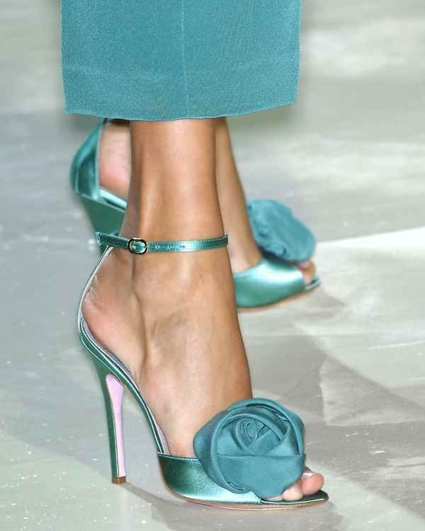 Footwear, Blue, High heels, Green, Human leg, Aqua, Teal, Joint, Turquoise, Sandal, 