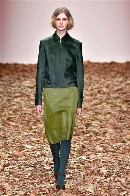 Sleeve, Green, Textile, Joint, Collar, Outerwear, Style, Knee, Fashion model, Boot, 