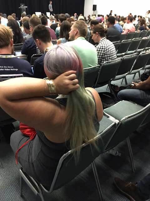 Hair, Arm, People, Hairstyle, Comfort, Crowd, Audience, Wrist, Blond, Convention, 
