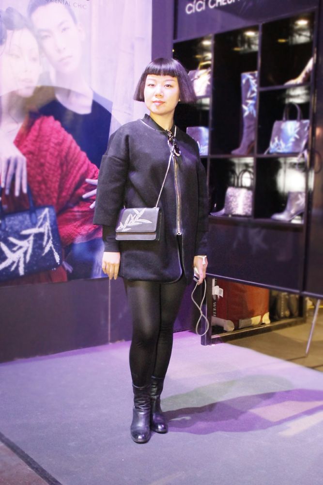 Outerwear, Style, Purple, Fashion, Jacket, Street fashion, Knee, Leather, Tights, Electric blue, 