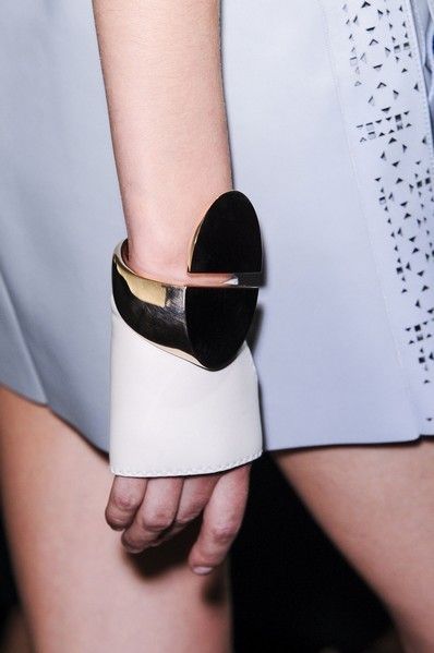 Finger, Joint, Wrist, Nail, Fashion, Pattern, Material property, Design, Fashion design, Silver, 