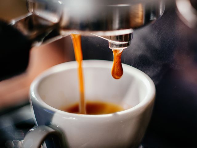 Liquid, Serveware, Cup, Fluid, Drinkware, Coffee cup, Drink, Teacup, Dishware, Tea, 