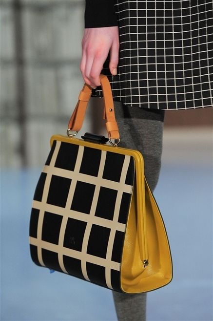 Brown, Product, Bag, Textile, Style, Fashion accessory, Pattern, Shoulder bag, Fashion, Khaki, 