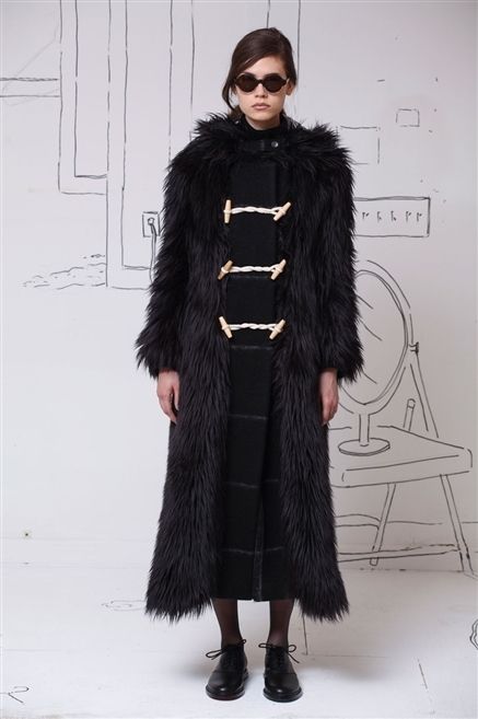 Winter, Textile, Standing, Outerwear, Fur clothing, Street fashion, Sunglasses, Fashion, Natural material, Animal product, 