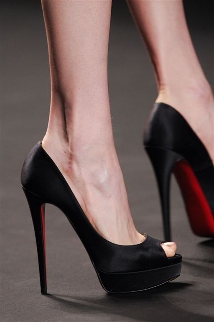 Footwear, High heels, Red, Human leg, Joint, Sandal, Basic pump, Fashion, Black, Foot, 