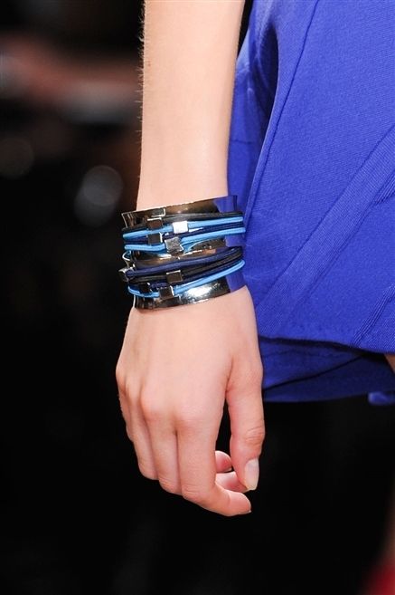 Blue, Finger, Wrist, Joint, Electric blue, Fashion accessory, Nail, Cobalt blue, Bracelet, Thumb, 