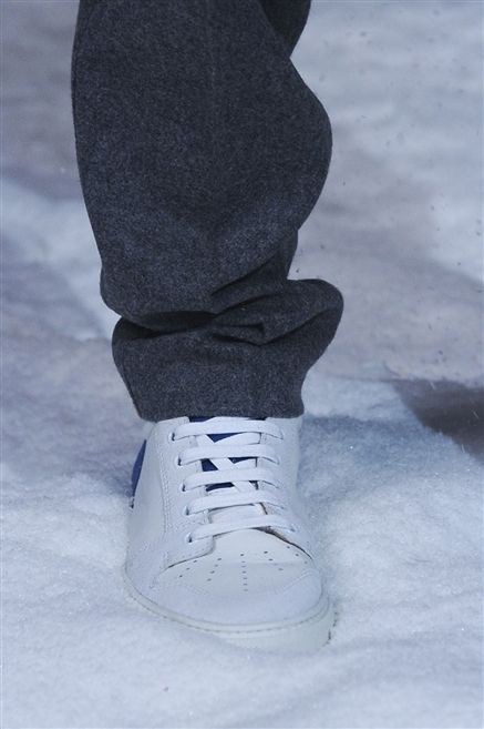 Blue, Winter, Black, Freezing, Snow, Grey, Walking shoe, Shadow, Boot, Woolen, 