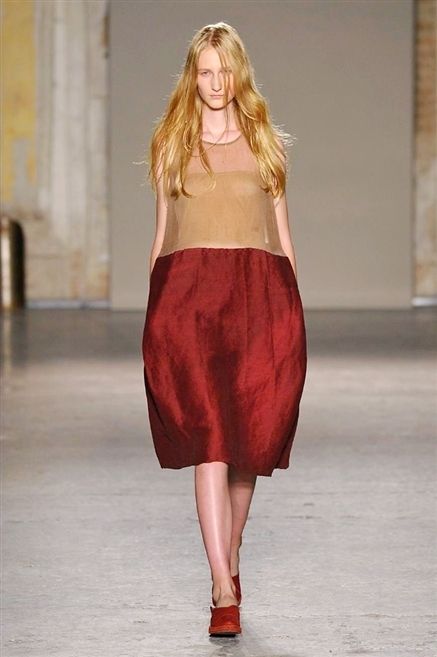 Clothing, Footwear, Brown, Sleeve, Shoulder, Human leg, Textile, Joint, Red, Fashion show, 