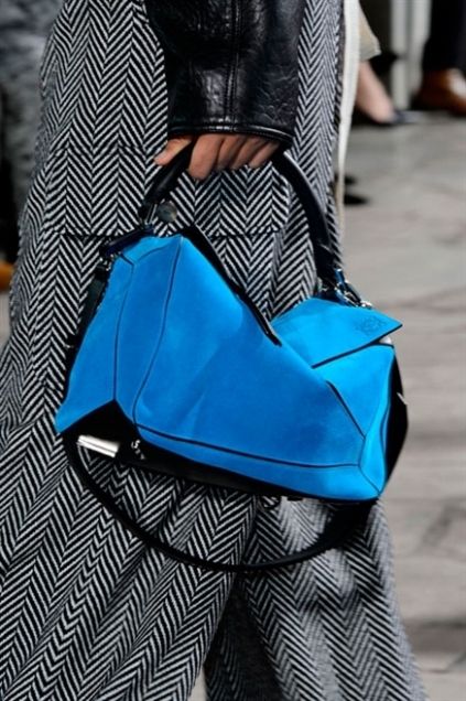 Blue, Bag, Style, Pattern, Electric blue, Fashion, Street fashion, Cobalt blue, Shoulder bag, Aqua, 