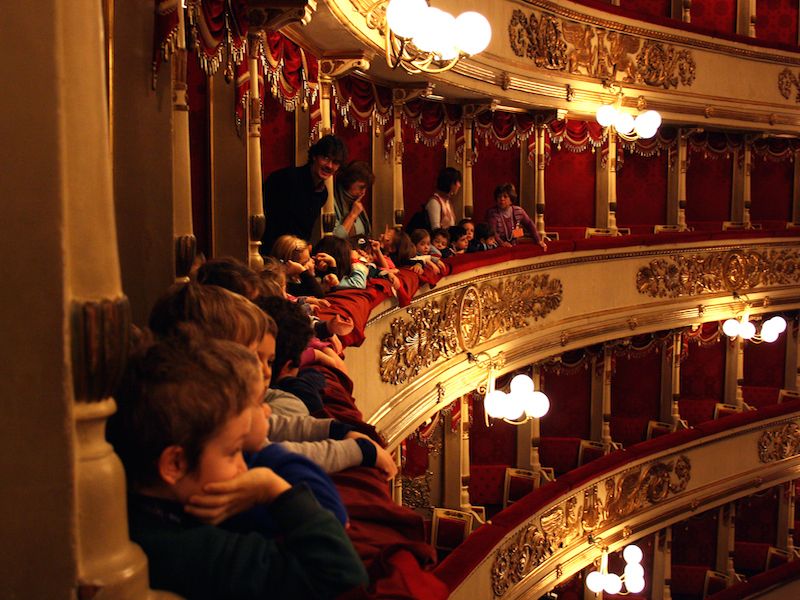 Opera house, Theatre, Music venue, Audience, Concert hall, Movie palace, Performing arts center, 