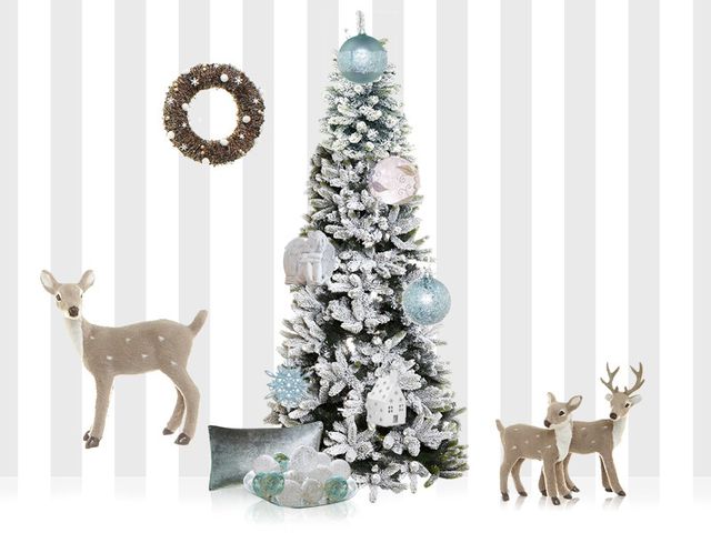 Organism, Branch, Vertebrate, Christmas decoration, Winter, Deer, Christmas tree, Holiday, Interior design, Christmas, 