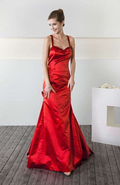 Clothing, Dress, Sleeve, Shoulder, Textile, Joint, Red, One-piece garment, Formal wear, Style, 